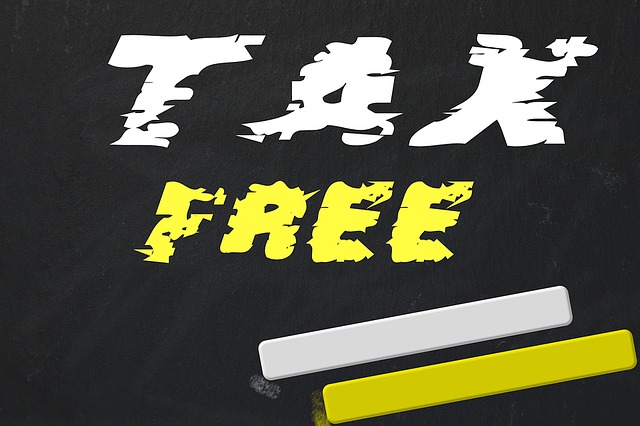 טקסט באנגלית של ללא מיסים TAX FREE